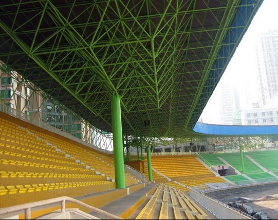 黄海体育场看台网架工程